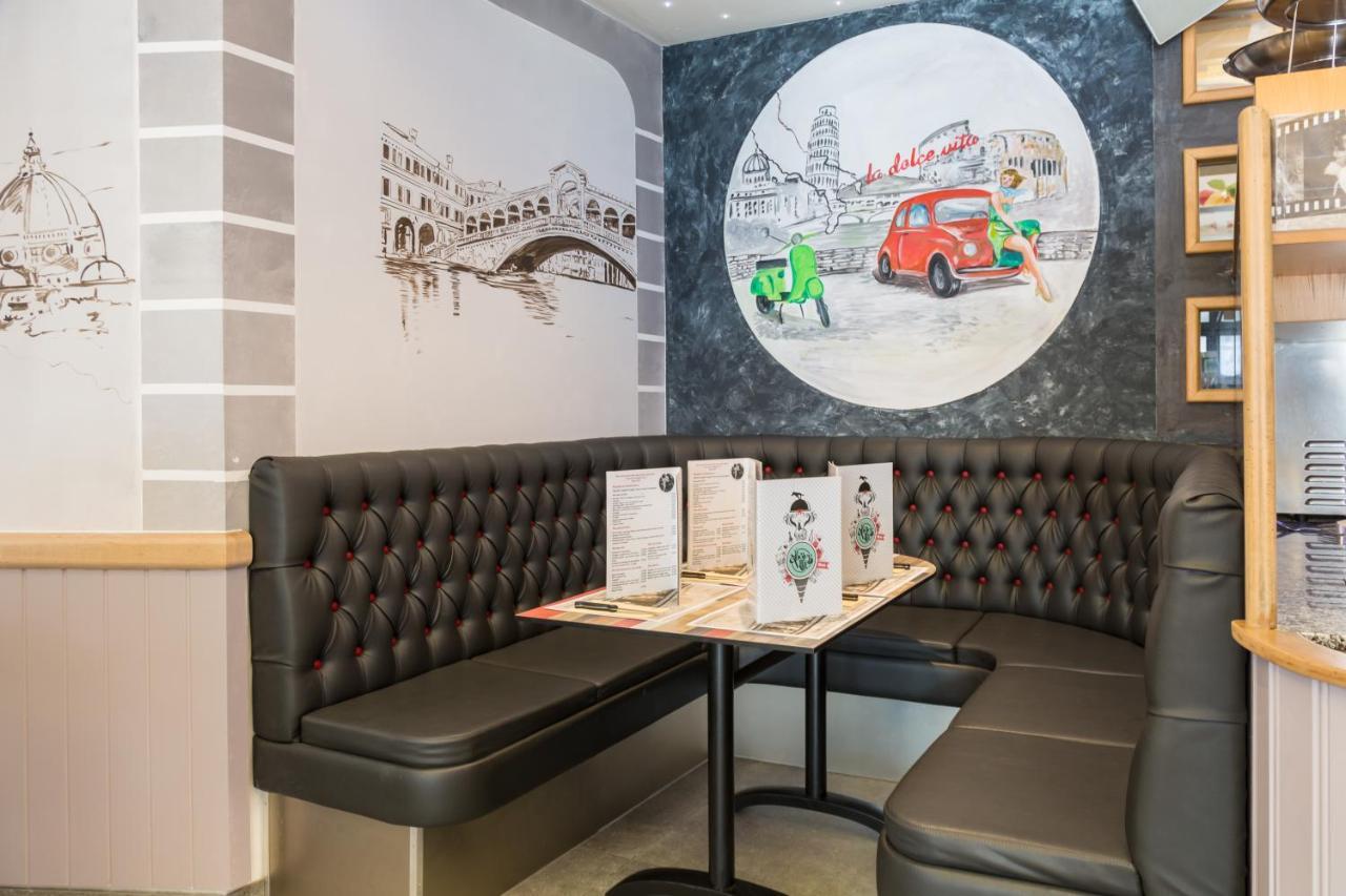 Hotel Tristar 라루비에르 외부 사진